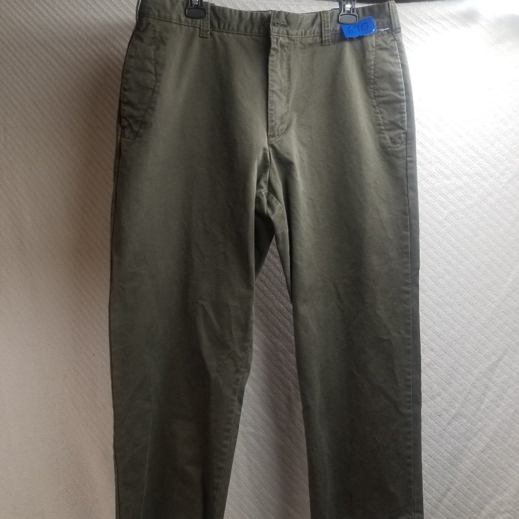 690  Izod 36w 29l Chinos